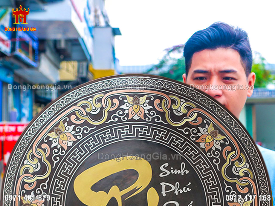 Treo tranh chữ phúc thư pháp mang lại may mắn tài lộc cho gia chủ